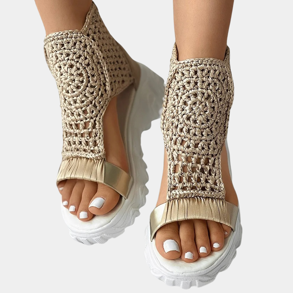Romina | Elegante geflochtene Keilsandaletten