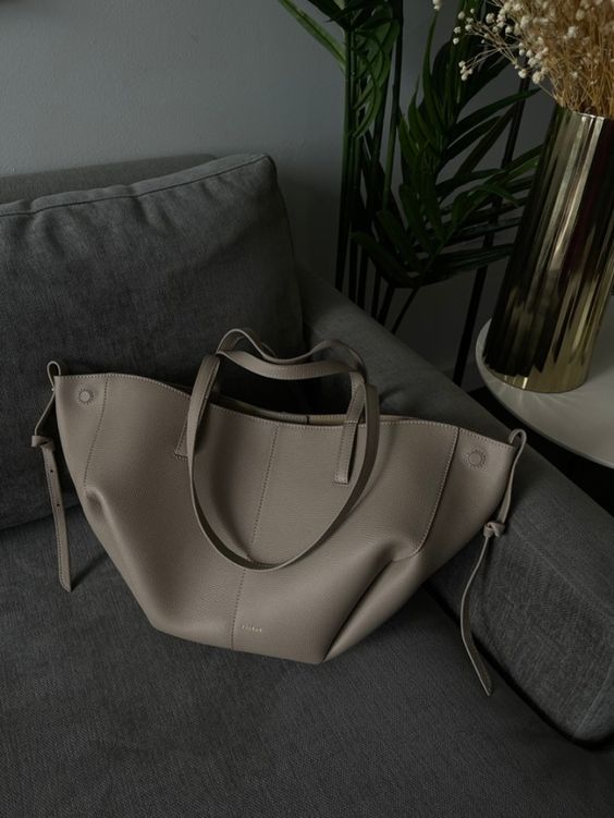 Alina | Vintage Tote Bag